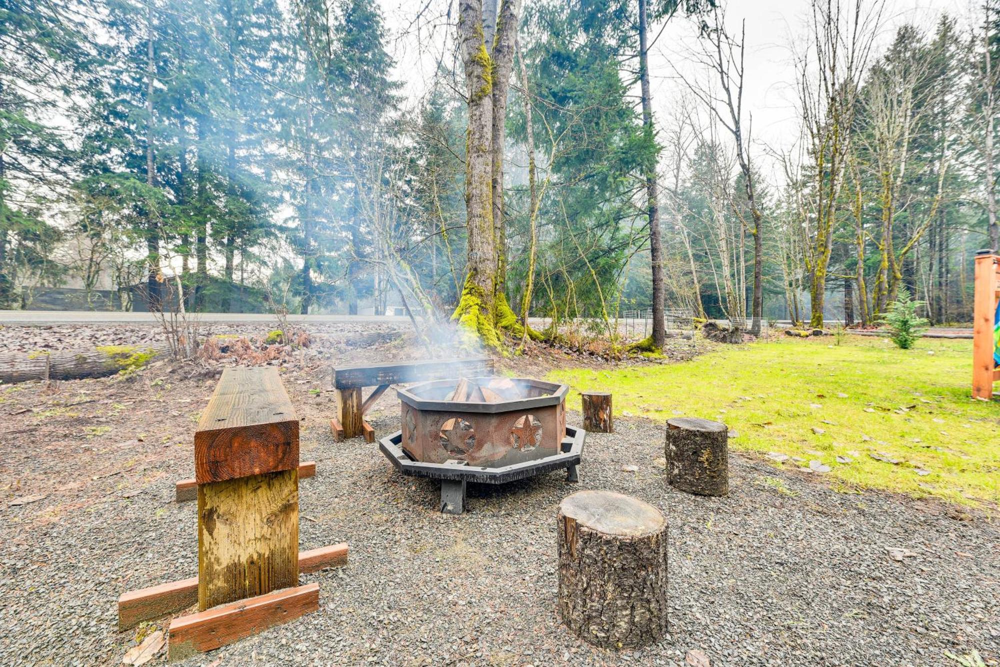 Family-Friendly Packwood Retreat With Deck!ヴィラ エクステリア 写真
